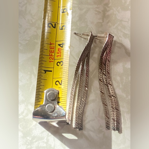 MAKE AN OFFER 🍒 Sterling Silver Pierced Chain Earrings - Picture 7 of 7